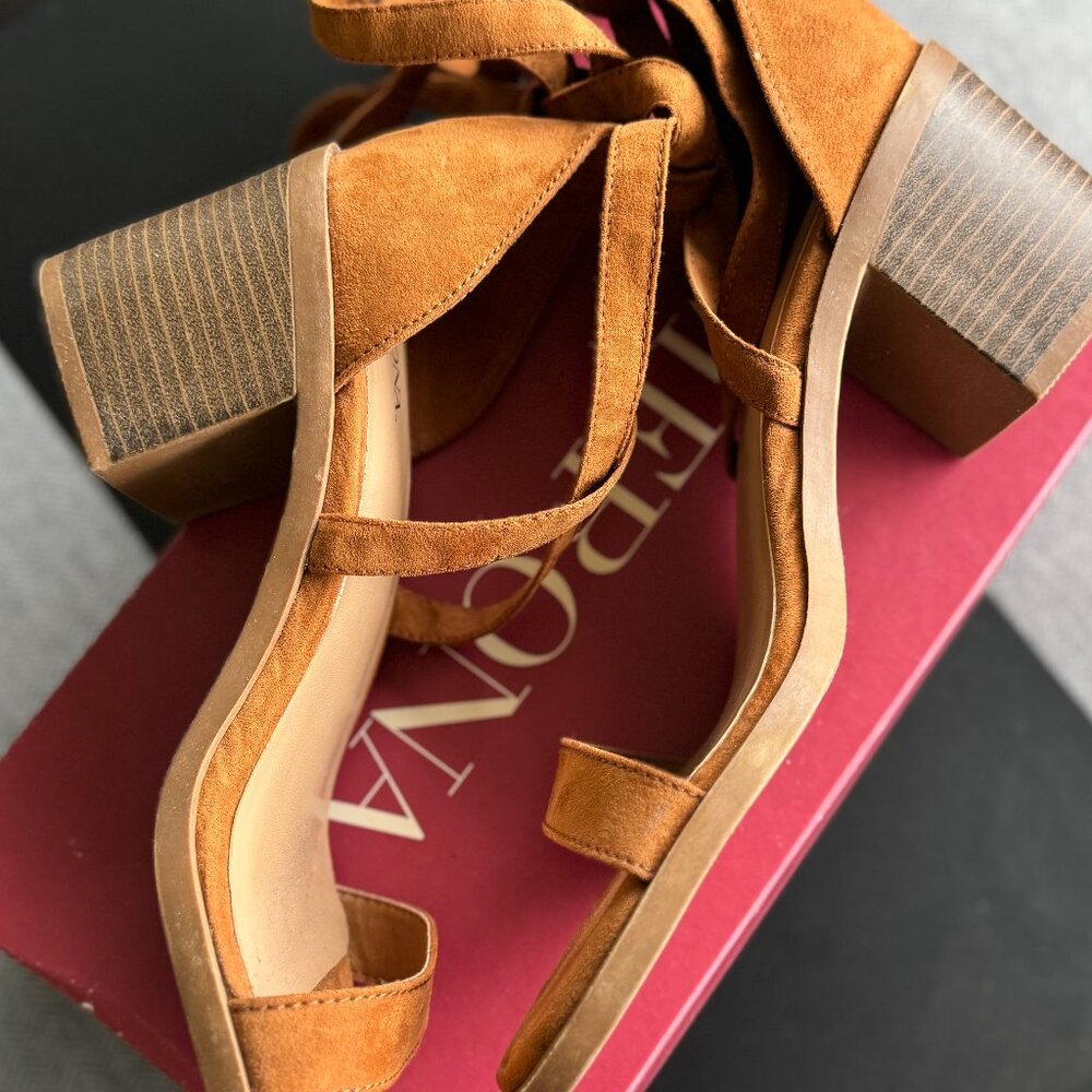 Suede Brown Wrap-up Sandal Heels sz.8.5 W